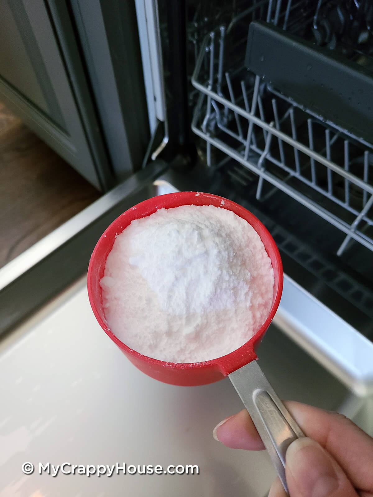 Baking soda in a measuring cup